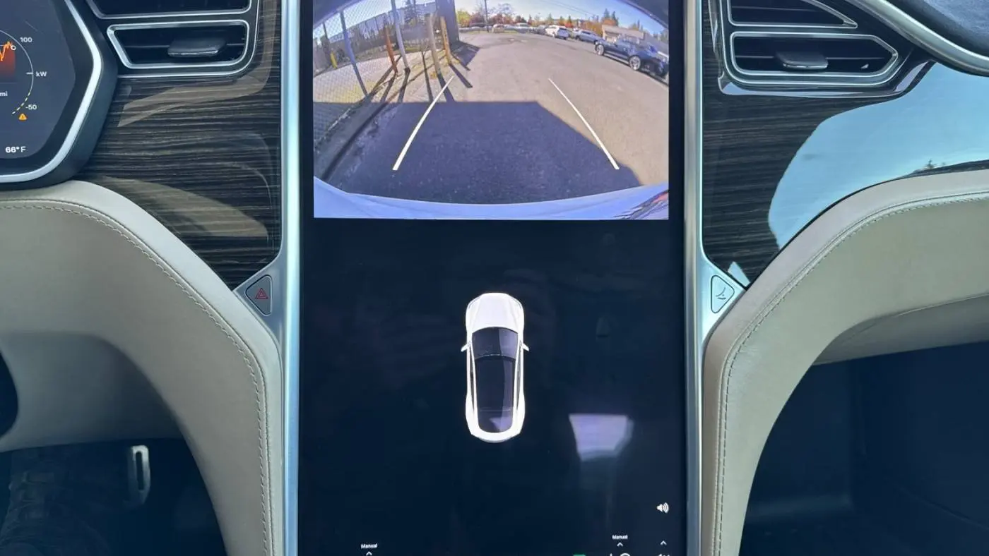 2015 Tesla Model S 5YJSA1E45FF109538