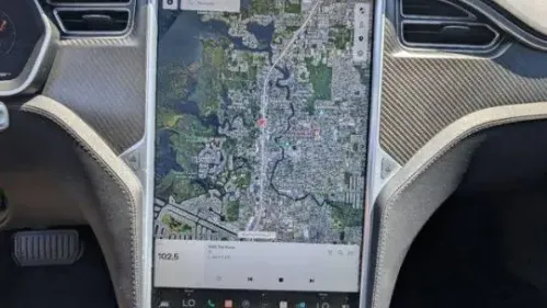 2017 Tesla Model S 5YJSA1E23HF225211