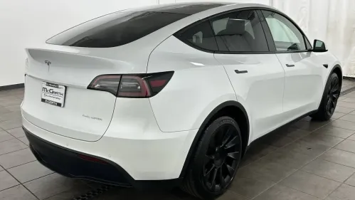 2021 Tesla Model Y 5YJYGDEEXMF199382