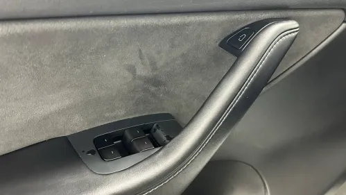 2021 Tesla Model Y 5YJYGDEEXMF199382