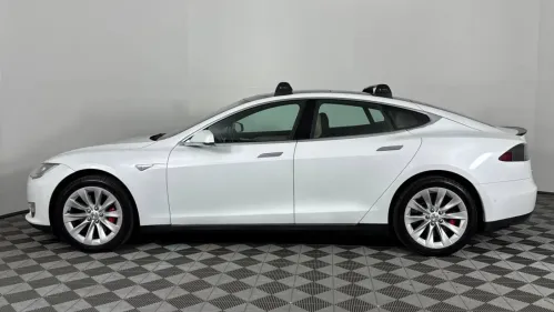 2015 Tesla Model S 5YJSA1E45FF109538