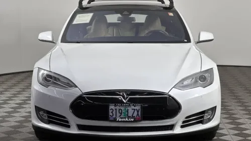 2015 Tesla Model S 5YJSA1E45FF109538