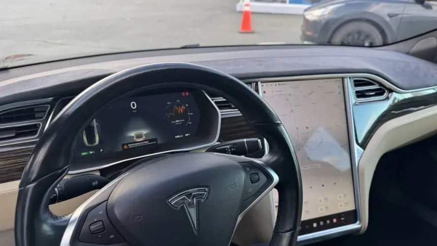 2016 Tesla Model S 5YJSA1E22GF134042