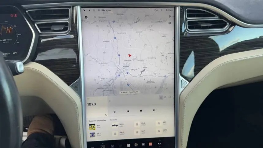 2016 Tesla Model S 5YJSA1E22GF134042