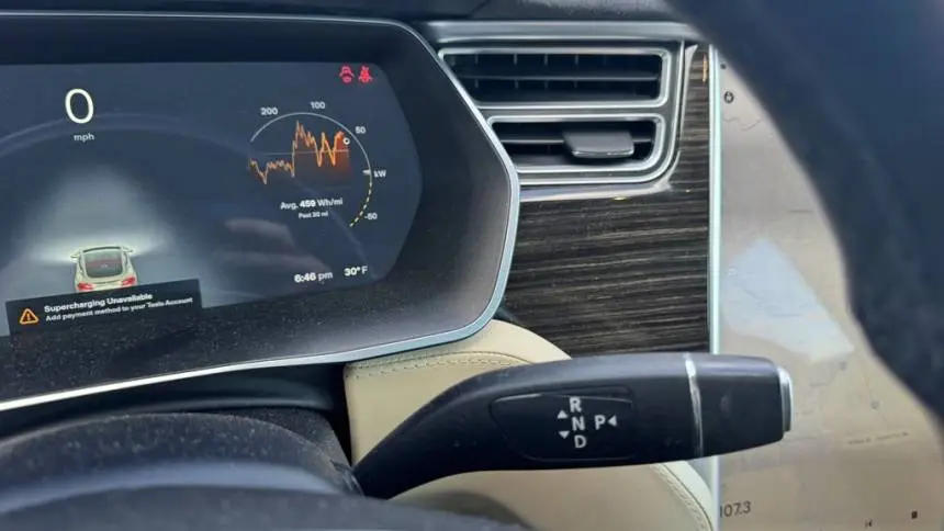 2016 Tesla Model S 5YJSA1E22GF134042