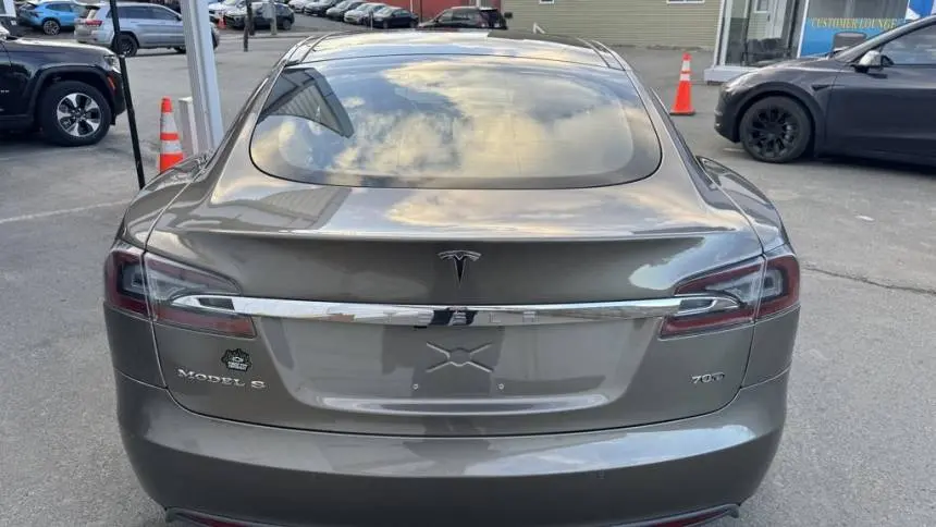 2016 Tesla Model S 5YJSA1E22GF134042