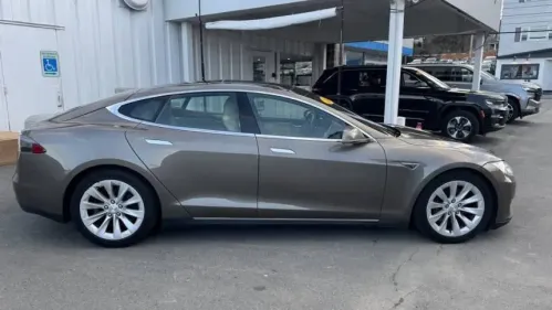 2016 Tesla Model S 5YJSA1E22GF134042