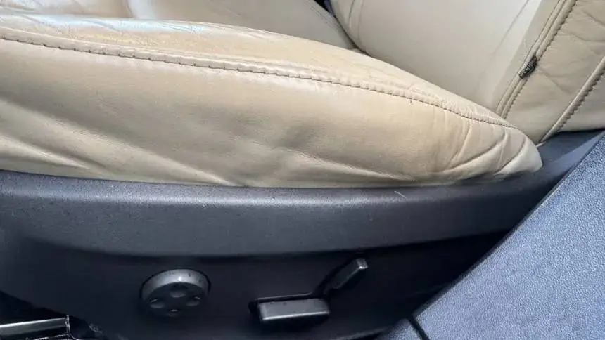 2016 Tesla Model S - Images - 12