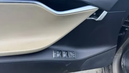 2016 Tesla Model S 5YJSA1E22GF134042