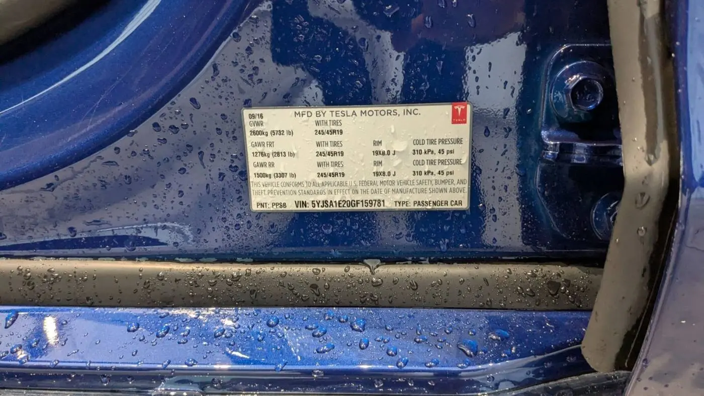 2016 Tesla Model S 5YJSA1E20GF159781
