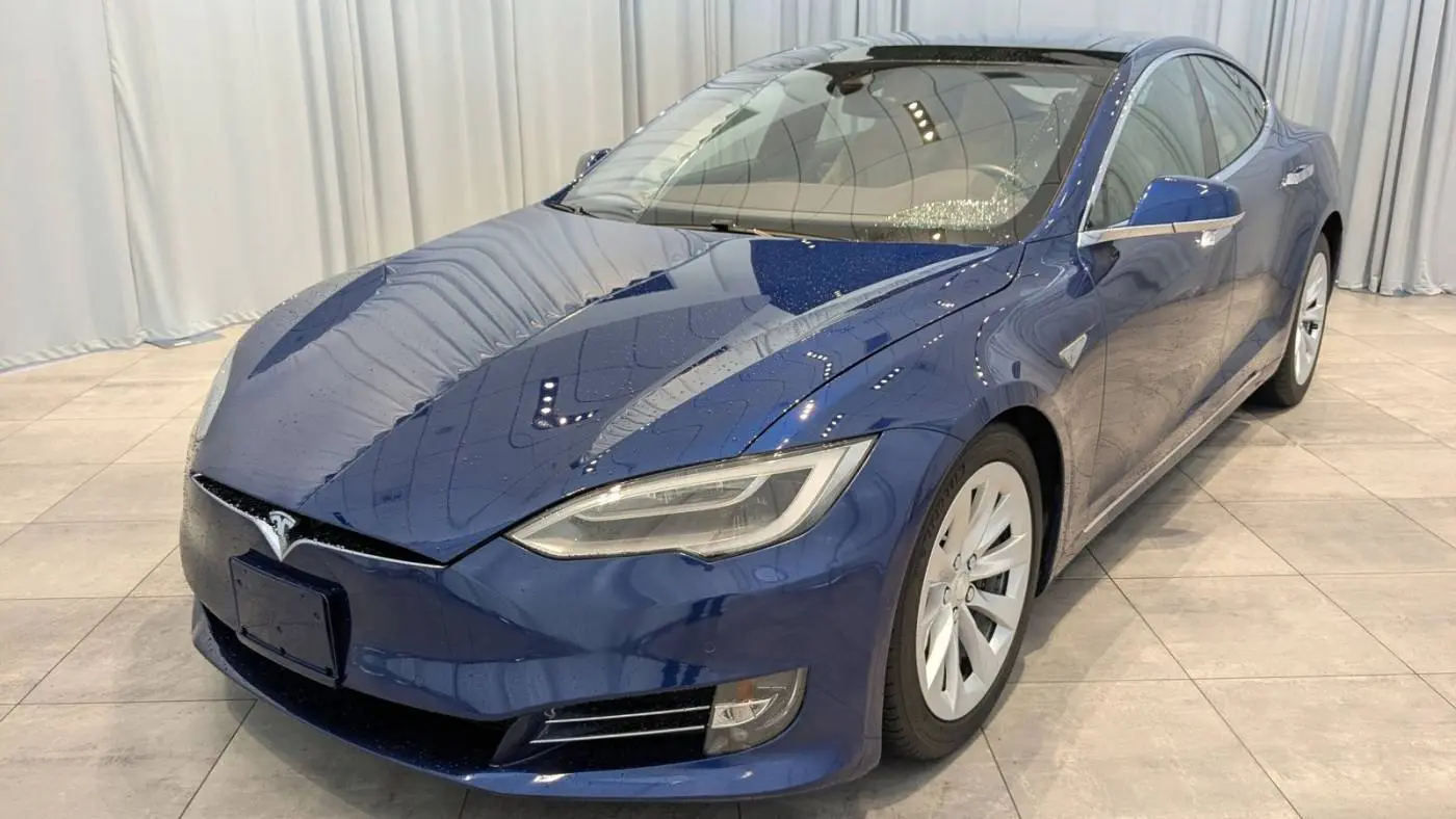 2016 Tesla Model S 5YJSA1E20GF159781