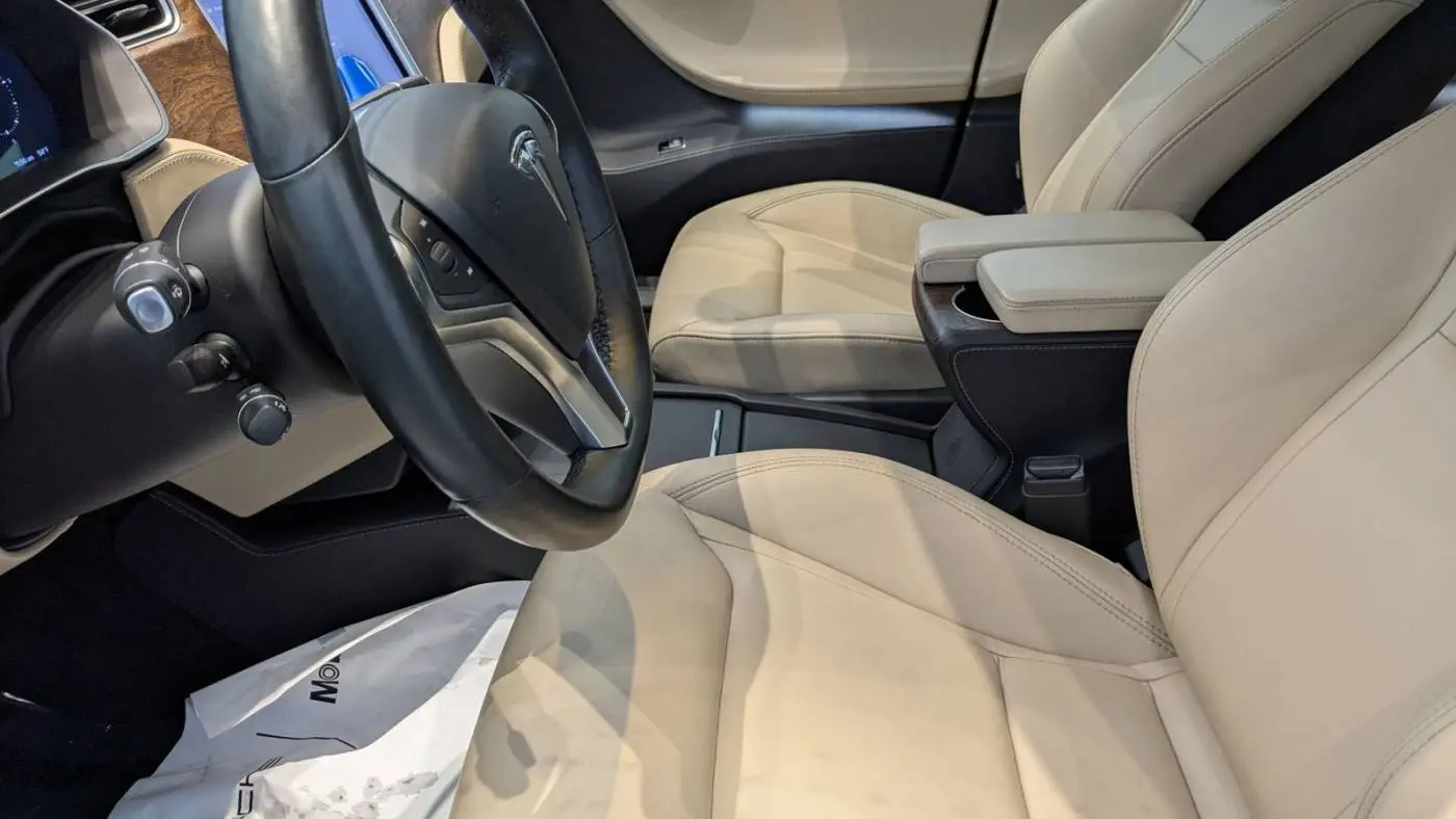 2016 Tesla Model S 5YJSA1E20GF159781