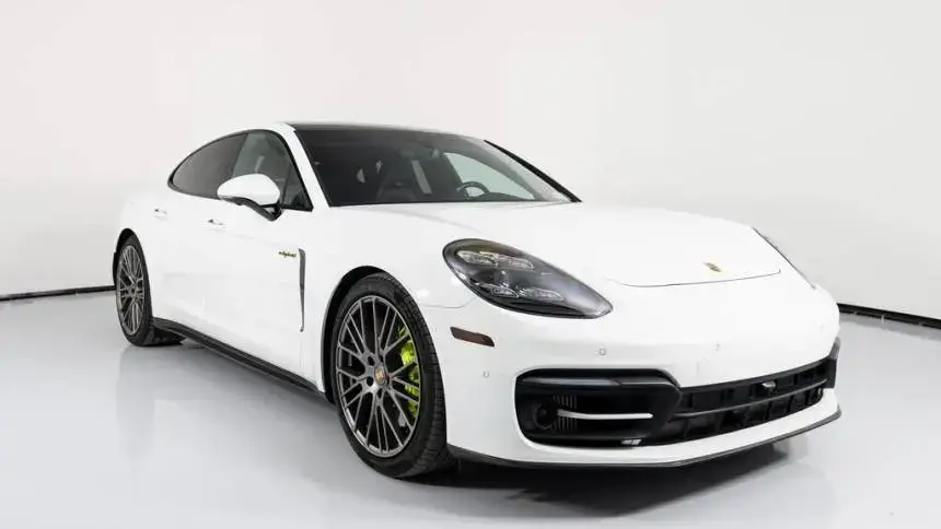 2022 Porsche Panamera - Images - 8