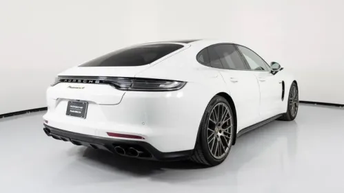 2022 Porsche Panamera - Images - 10