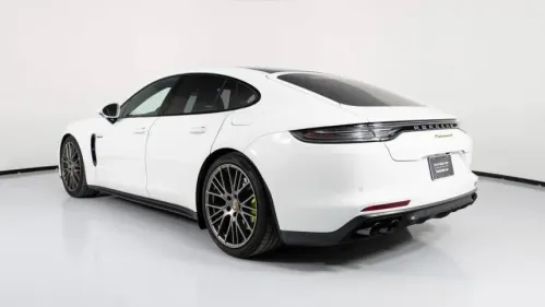 2022 Porsche Panamera - Images - 12