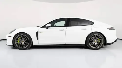 2022 Porsche Panamera - Images - 13
