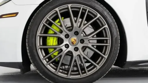 2022 Porsche Panamera - Images - 14