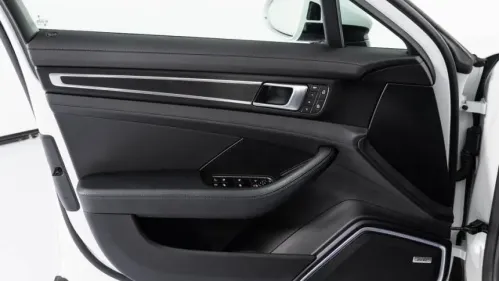 2022 Porsche Panamera - Images - 15
