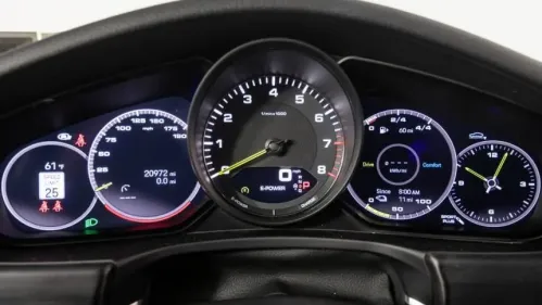 2022 Porsche Panamera - Images - 18