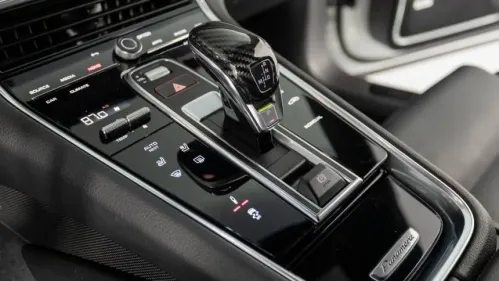 2022 Porsche Panamera - Images - 22
