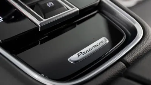 2022 Porsche Panamera - Images - 23