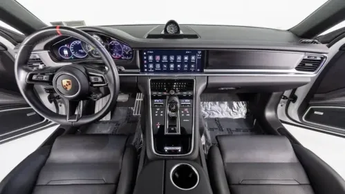 2022 Porsche Panamera - Images - 27