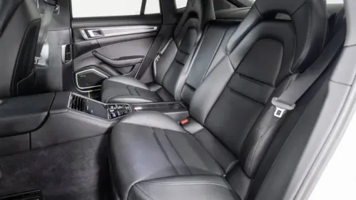 2022 Porsche Panamera - Images - 30