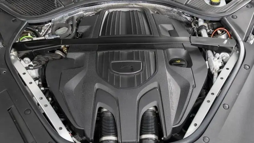 2022 Porsche Panamera - Images - 35