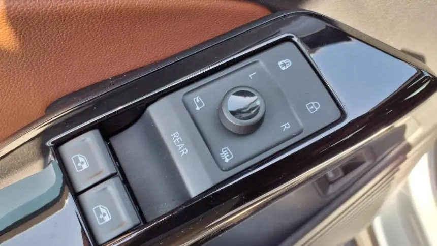 2021 Volkswagen ID.4 WVGTMPE29MP056435