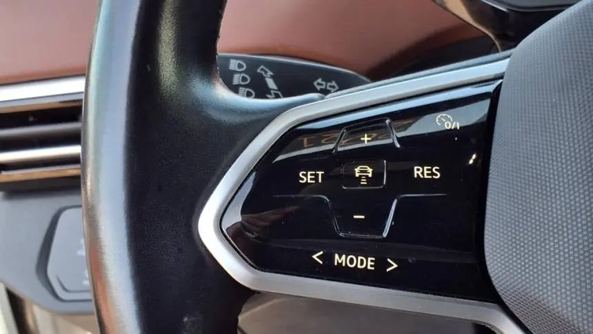 2021 Volkswagen ID.4 WVGTMPE29MP056435