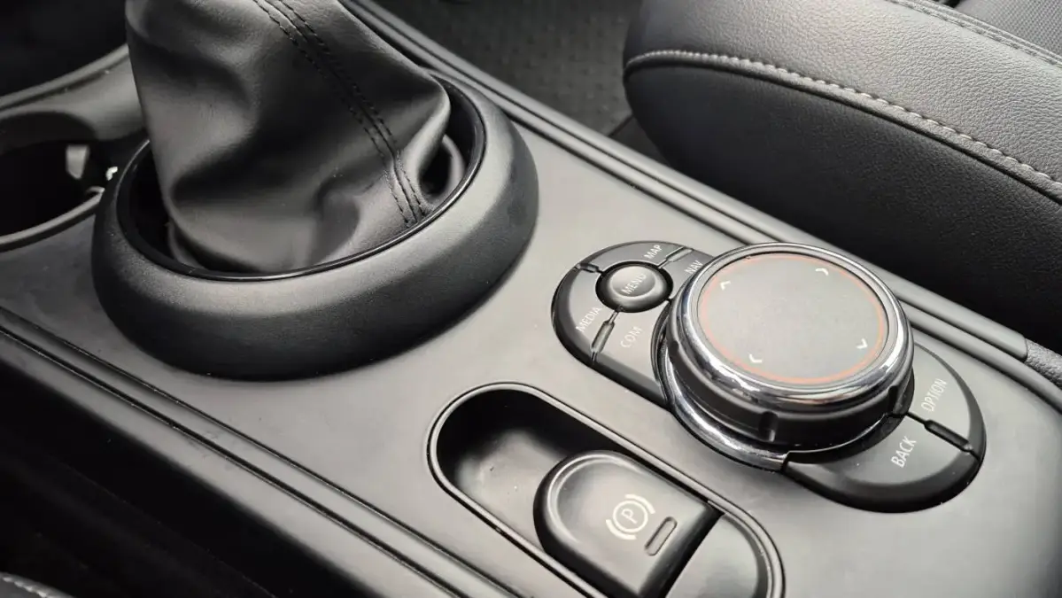 2019 Mini S E Countryman ALL 4 - Images - 15