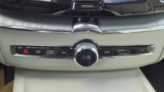2025 Volvo XC60 YV4H60RC1S1159859