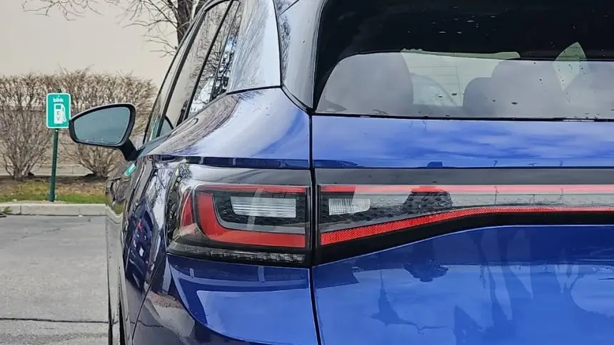 2021 Volkswagen ID.4 WVGKMPE2XMP040773