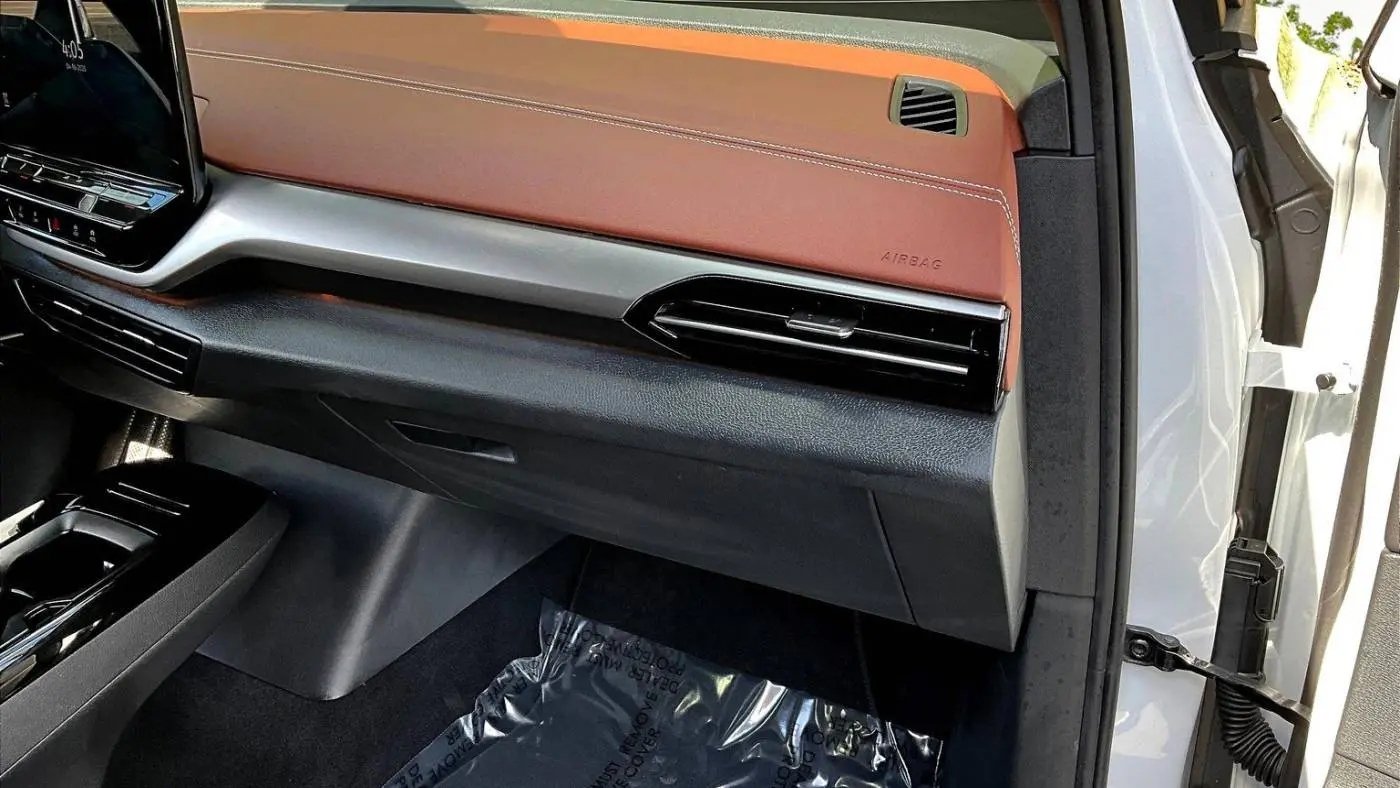 2021 Volkswagen ID.4 WVGTMPE29MP056855