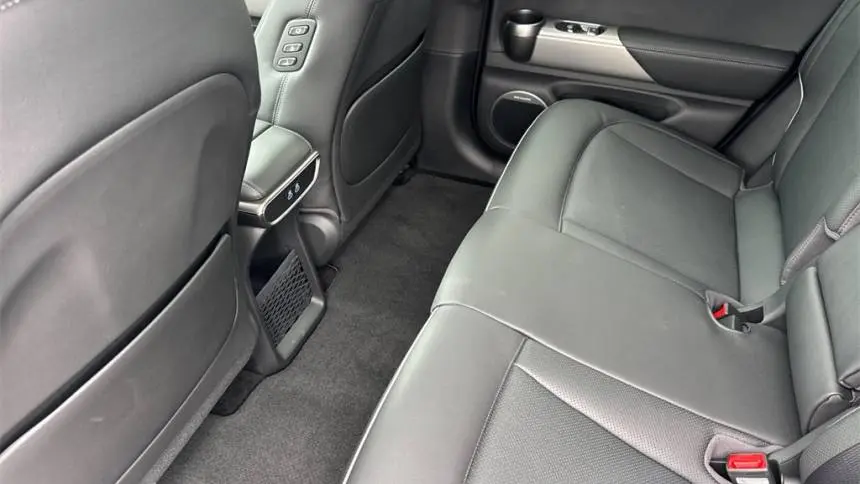 2025 Genesis GV60 KMUKCDSC6SU028036