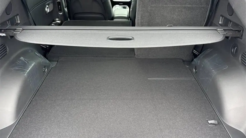 2025 Genesis GV60 KMUKCDSC6SU028036