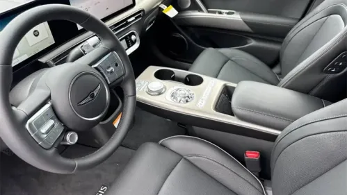 2025 Genesis GV60 KMUKCDSC6SU028036