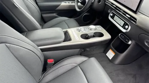 2025 Genesis GV60 KMUKCDSC6SU028036