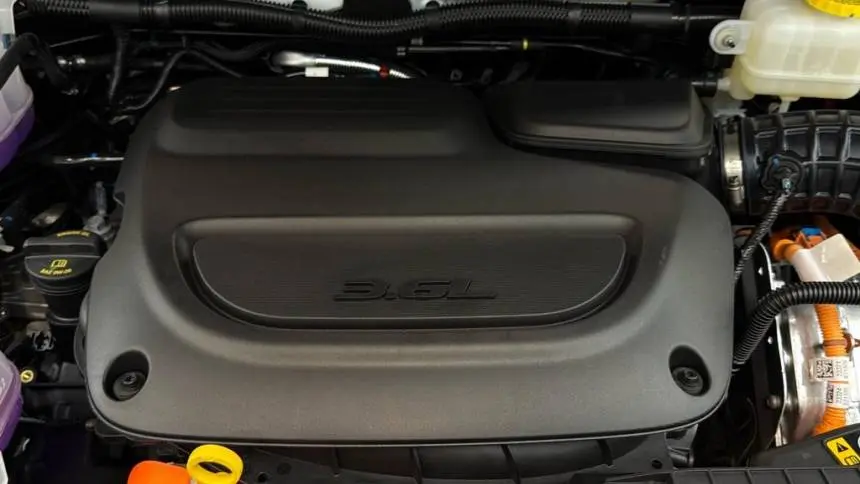 2025 Chrysler Pacifica 2C4RC1N72SR576286