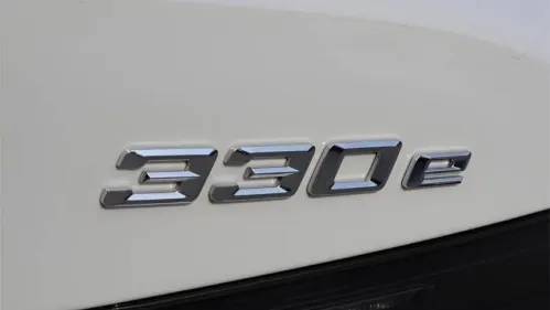2021 BMW 3 Series - Images - 8