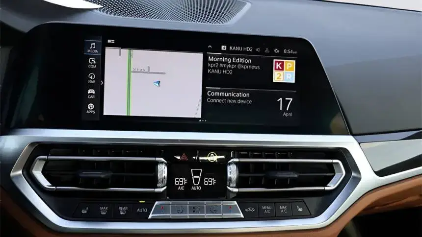 2021 BMW 3 Series - Images - 24