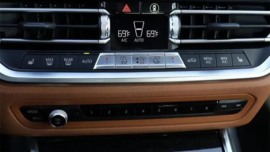 2021 BMW 3 Series - Images - 26