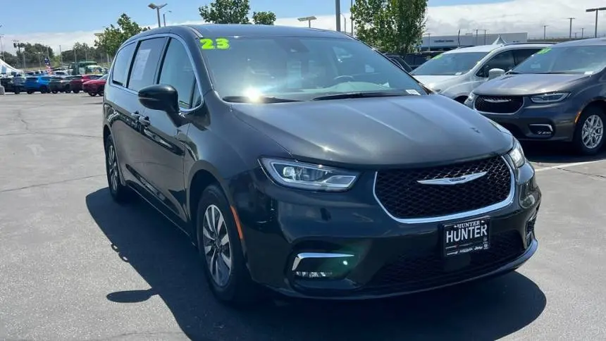 2023 Chrysler Pacifica 2C4RC1L75PR631078