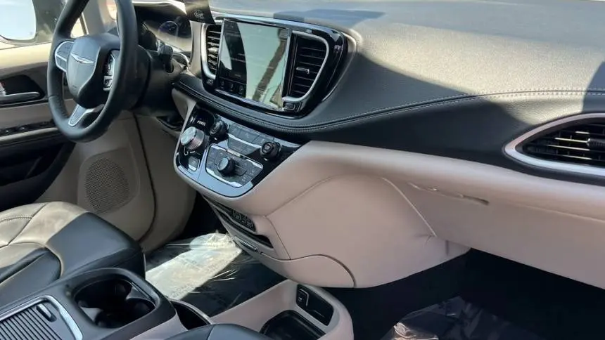 2023 Chrysler Pacifica 2C4RC1L75PR631078