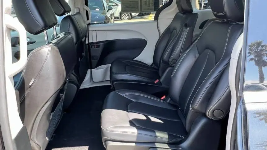 2023 Chrysler Pacifica 2C4RC1L75PR631078