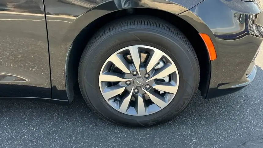 2023 Chrysler Pacifica 2C4RC1L75PR631078