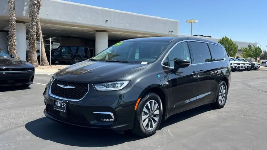 2023 Chrysler Pacifica 2C4RC1L75PR631078