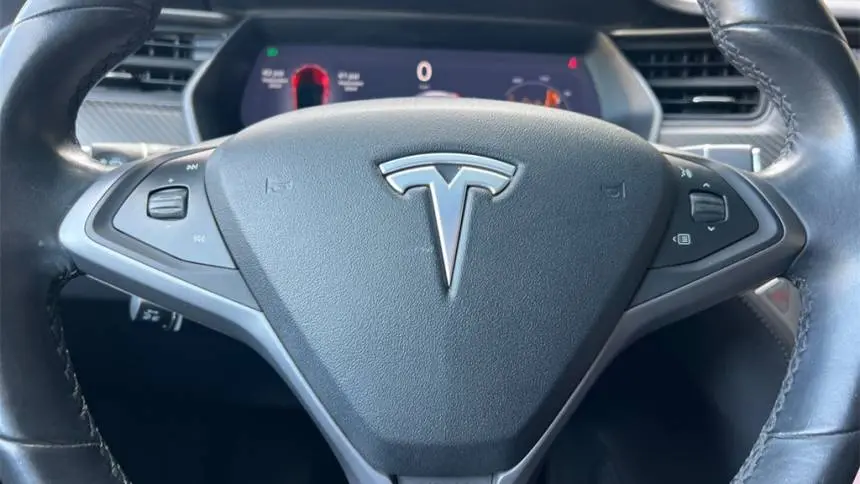 2018 Tesla Model X 5YJXCDE29JF100270