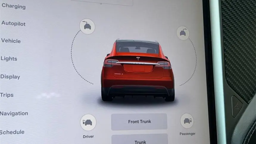 2018 Tesla Model X 5YJXCDE29JF100270