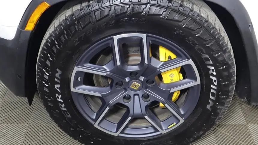 2022 Rivian R1T 7FCTGAAL8NN000890